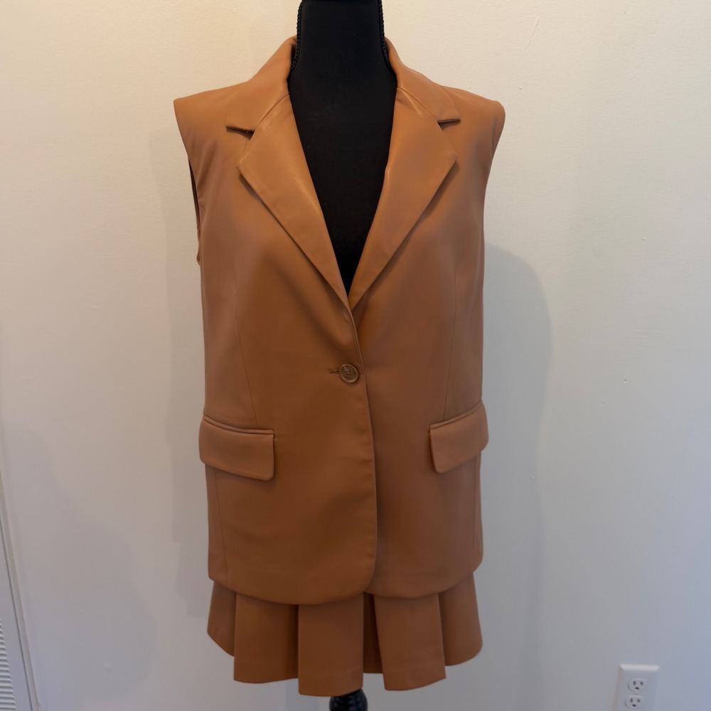 Susana Monaco Faux Leather Vest and Pleated Mini Skirt Set Tan Brown Womens S - Picture 9 of 13